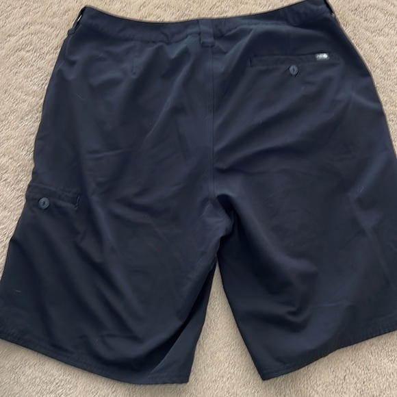 Black North Face size 34 shorts - Picture 4 of 4